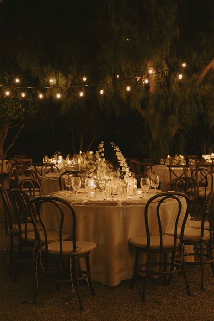 Recepción nocturna iluminada en Rancho 4 Milpas
